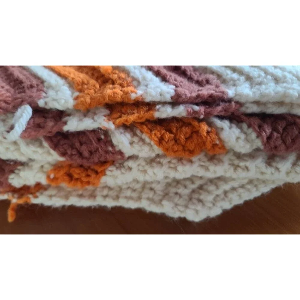 Small Zigzag Pattern Handmade Blanket